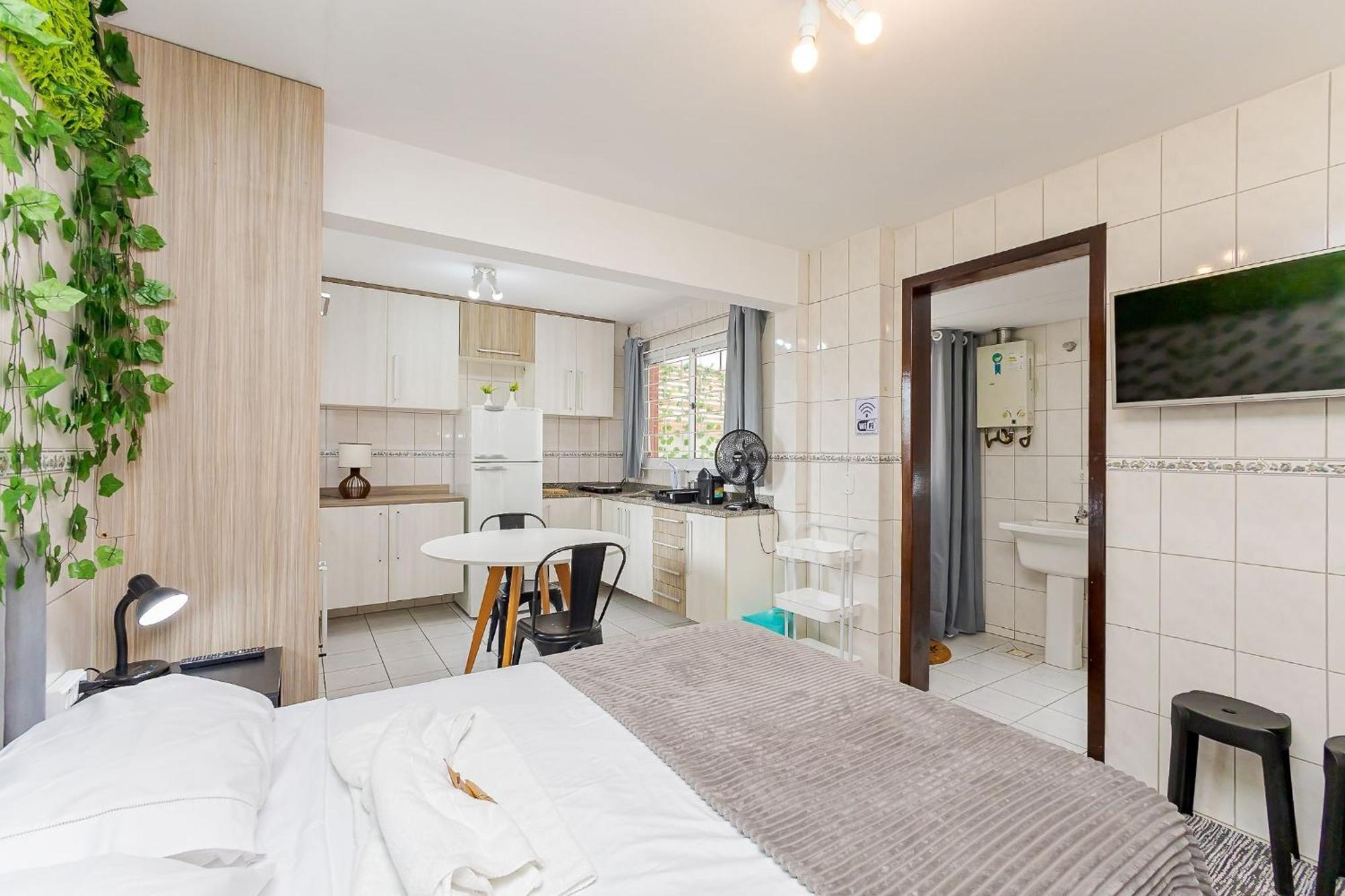 Edificio Eloi Plombon - Santa Quiteria, Apartamento