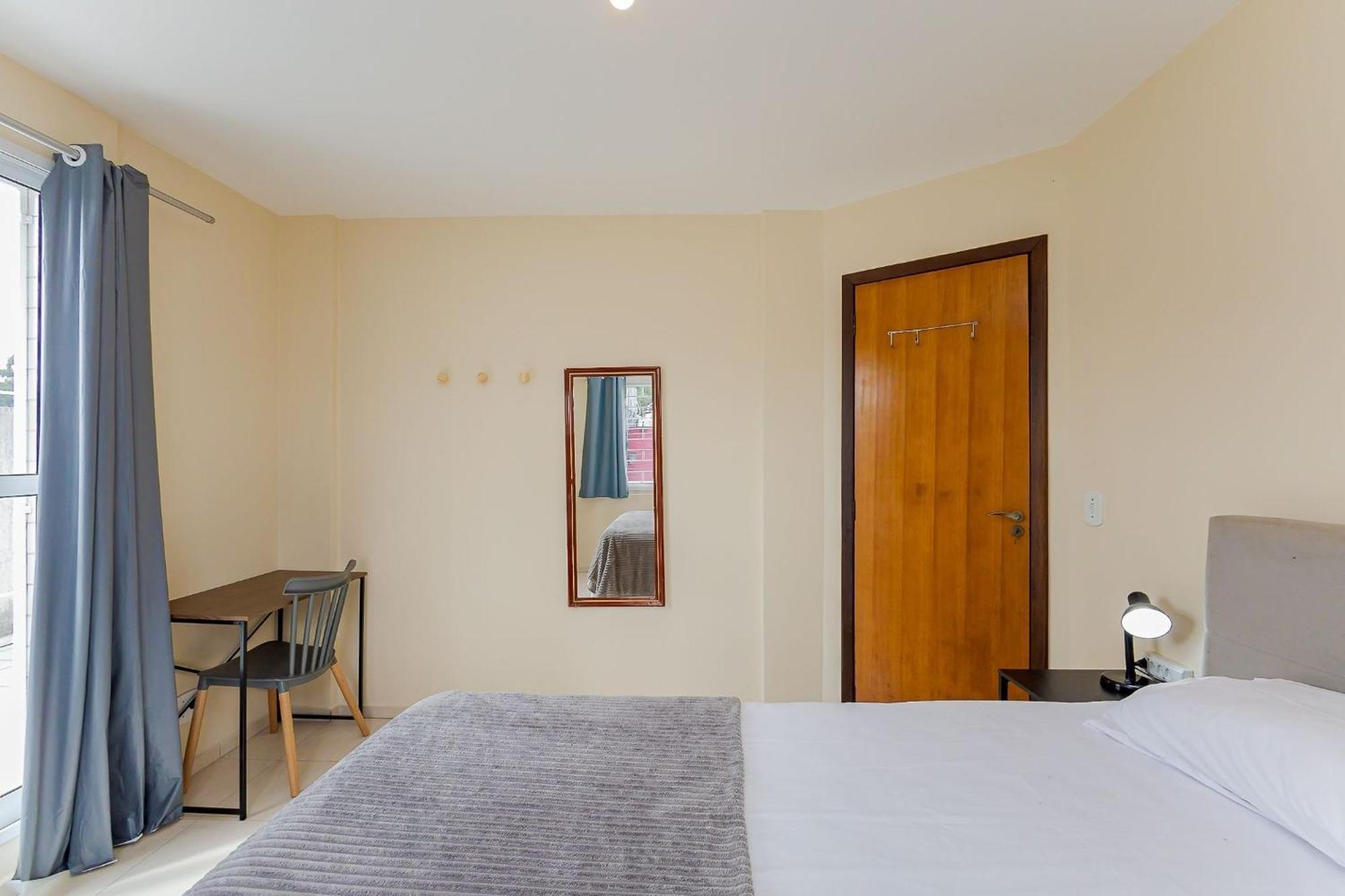 Apartamento Edificio Eloi Plombon - Santa Quiteria, *