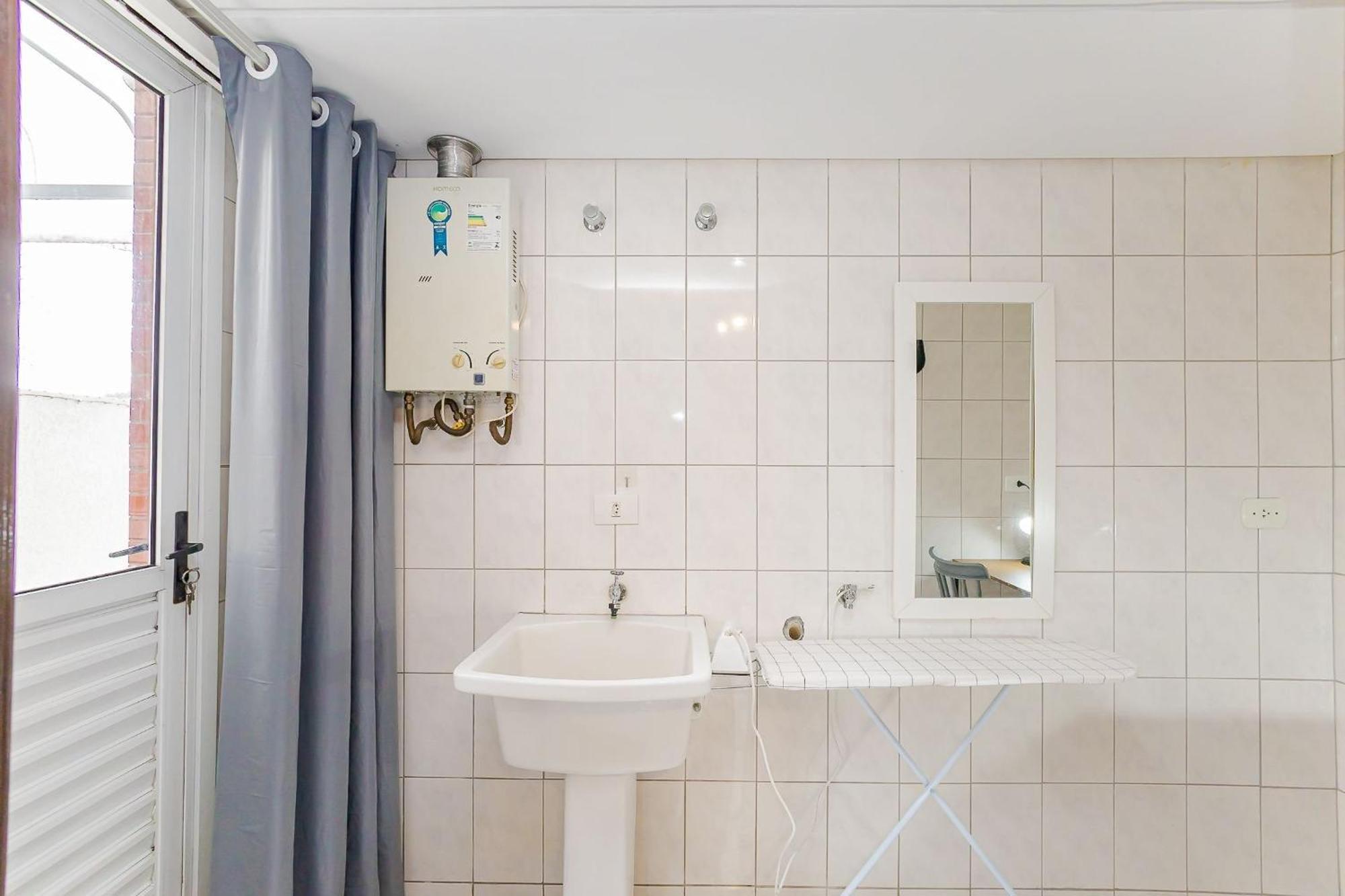 Apartamento Edificio Eloi Plombon - Santa Quiteria, Curitiba