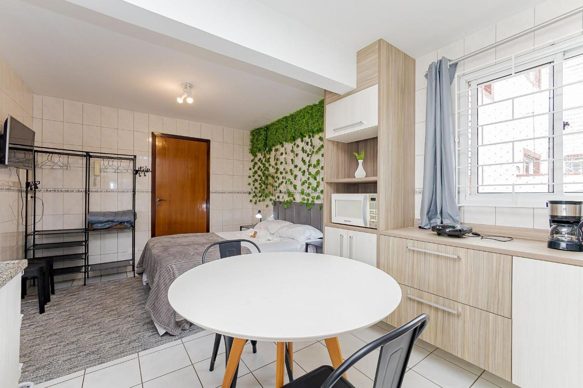 Edificio Eloi Plombon - Santa Quiteria, Apartamento