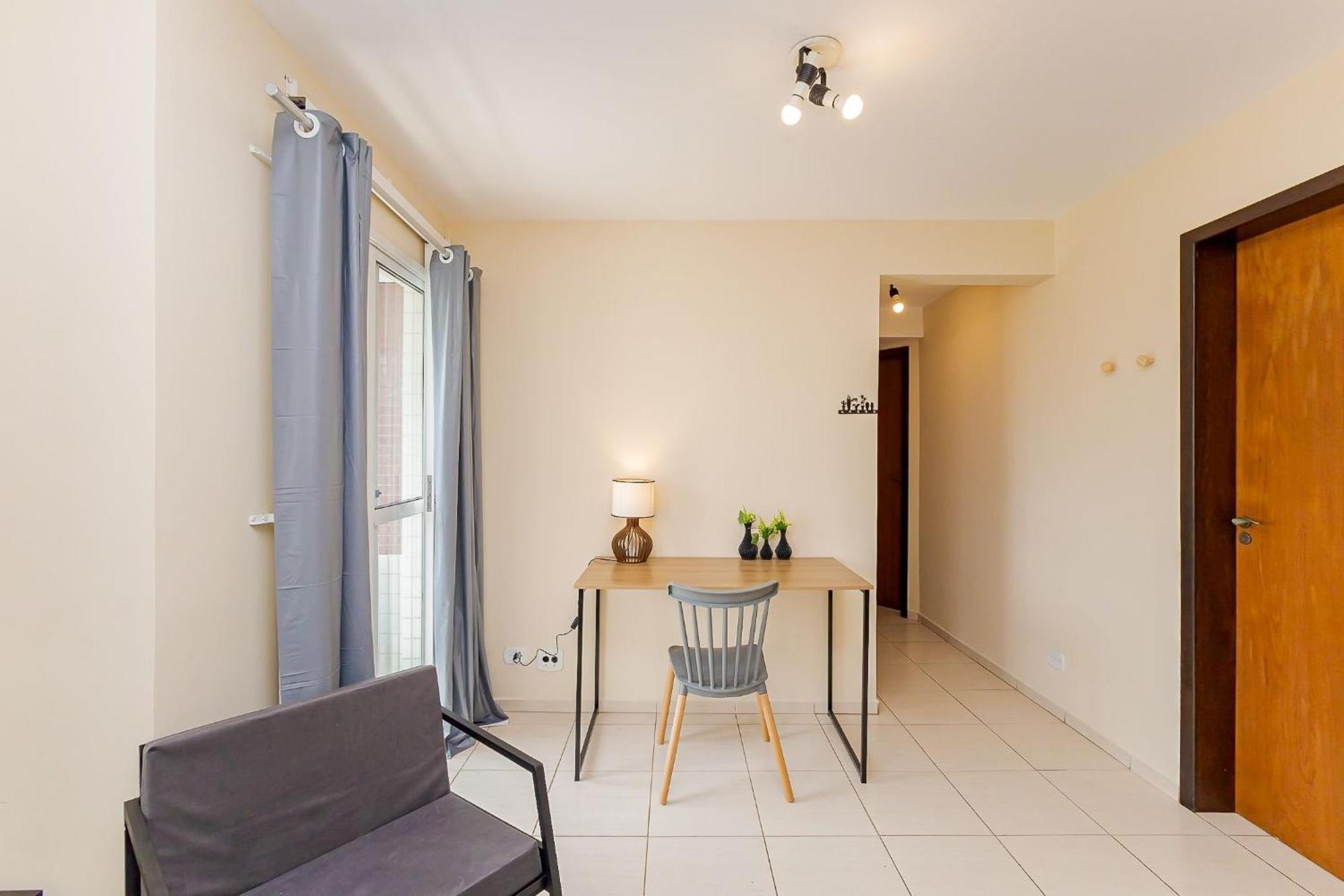Edificio Eloi Plombon - Santa Quiteria, Apartamento