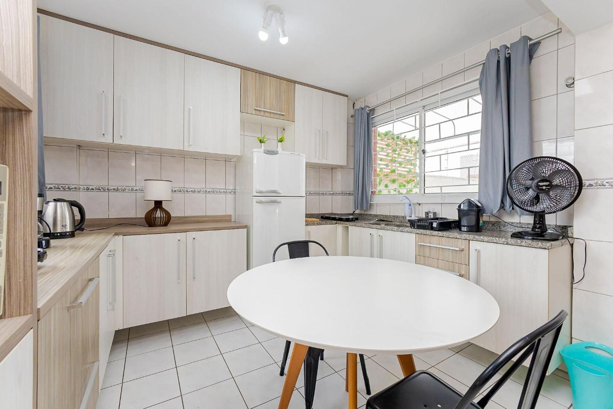 Apartamento Edificio Eloi Plombon - Santa Quiteria, Curitiba