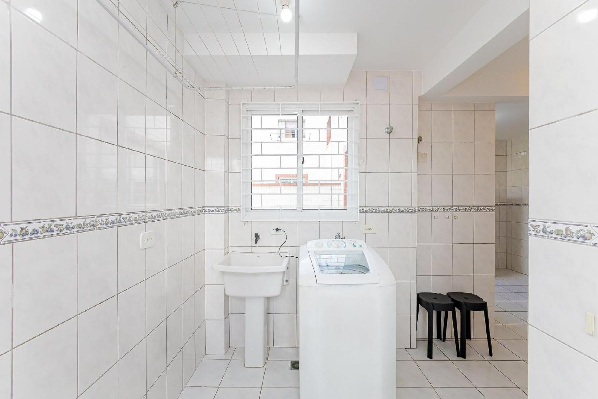 Apartamento Edificio Eloi Plombon - Santa Quiteria,